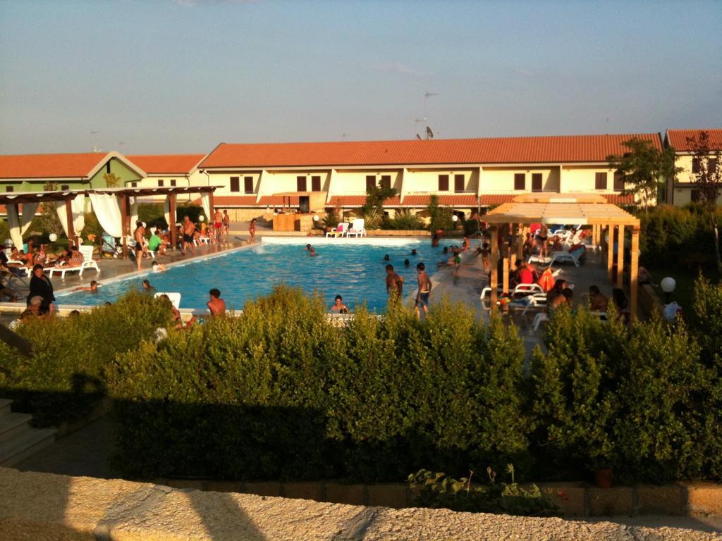 Aparthotel Baia Dei Canonici Villaggio Le Rocelle Exterior foto